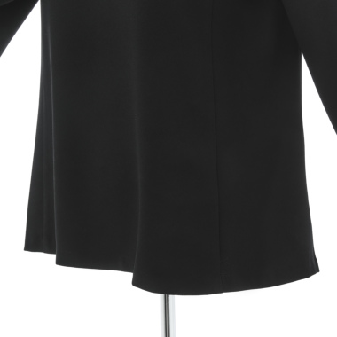 L'UNE リュンヌ／バックサテンジョーゼットブラウス（BLACK)｜Tops